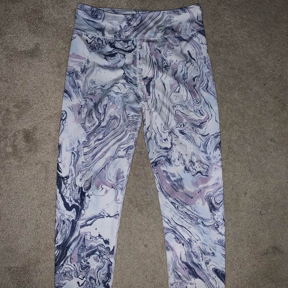 SO marble leggings